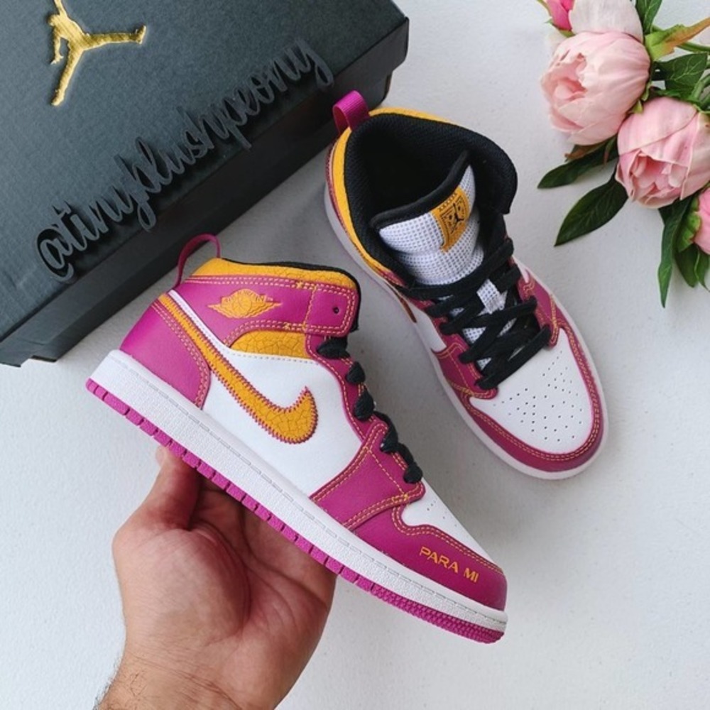Jordan 1 Mid Familia DOD NWT - Picture 3 of 11